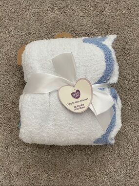 Fleece Scalloped Blanket